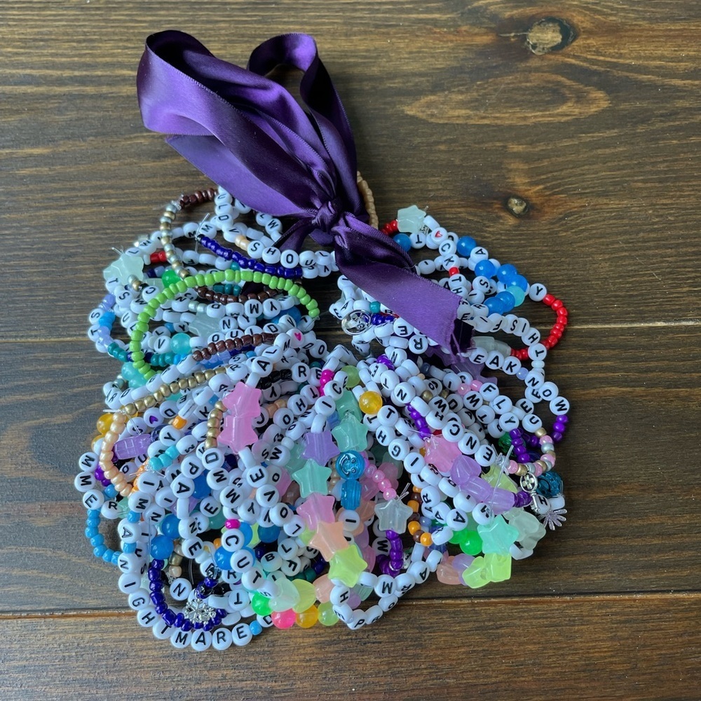 Pack of 13 Friendship Bracelets for Trading—10/13 Eras Movie Premiere Special - Picture 11 of 13
